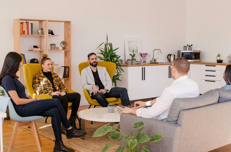 Perbedaan Executive Search Firm vs Recruitment Agency